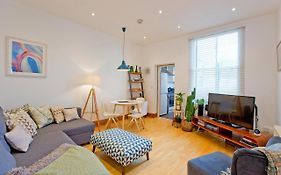 Spacious Highbury Fields 1 Bedroom Apartment - Parking By Request
